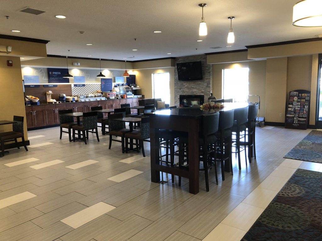 Holiday Inn Express Hotel & Suites Circleville By Ihg Экстерьер фото