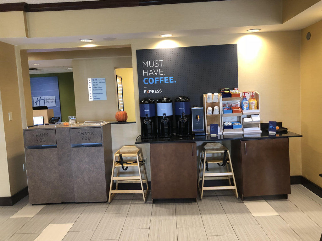 Holiday Inn Express Hotel & Suites Circleville By Ihg Экстерьер фото